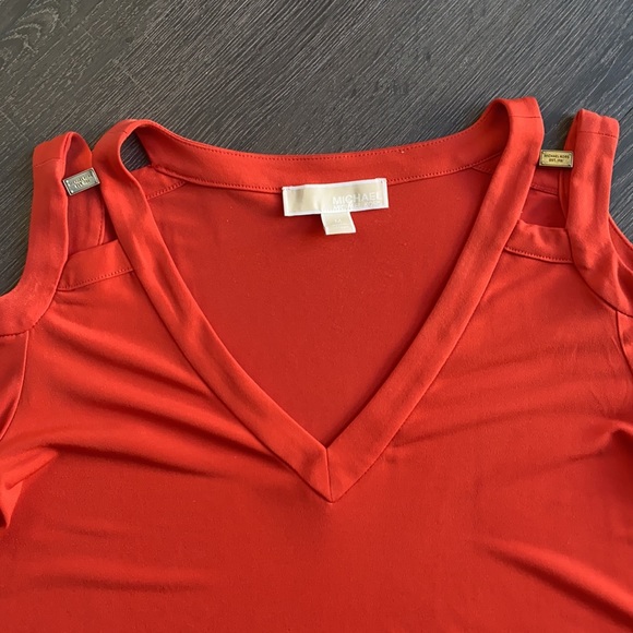 Michael Kors cold shoulder top.  Worn once! - Picture 5 of 6